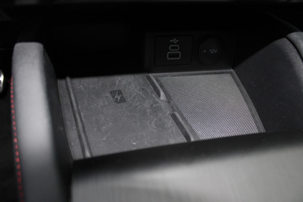 Ford Kuga 2.5 PHEV ST-Line X | Panoramadak | Trekhaak | BLIS | B&O | Full Options