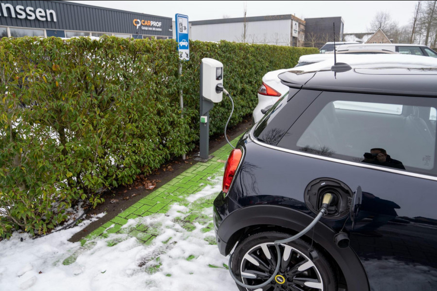 MINI Mini Electric Yours 33 kWh|Prijs rijklaar incl 12 mnd garantie|HUD Harman Kardon Leder Camera