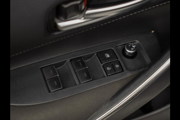 Toyota Corolla Touring Sports 1.8 Hybrid Active Sport (NAVI,CLIMATE,ADAPTIVE CRUISE,CAMERA,PDC,SPORTSTOELEN,LM VELGEN,NETTE STAAT)