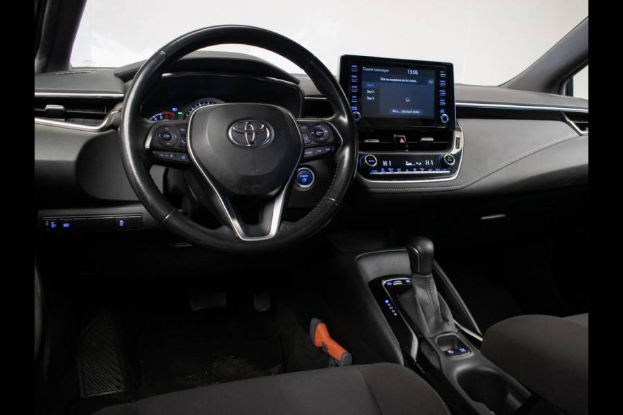 Toyota Corolla Touring Sports 1.8 Hybrid Active Sport (NAVI,CLIMATE,ADAPTIVE CRUISE,CAMERA,PDC,SPORTSTOELEN,LM VELGEN,NETTE STAAT)