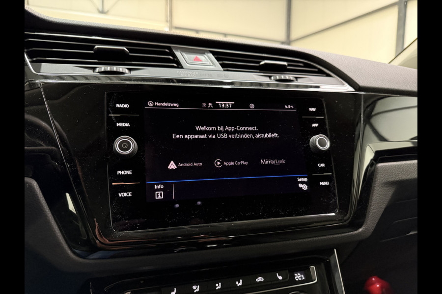 Volkswagen Touran 7p 1.5 TSI 150pk DSG Highline | ACC | Full Led