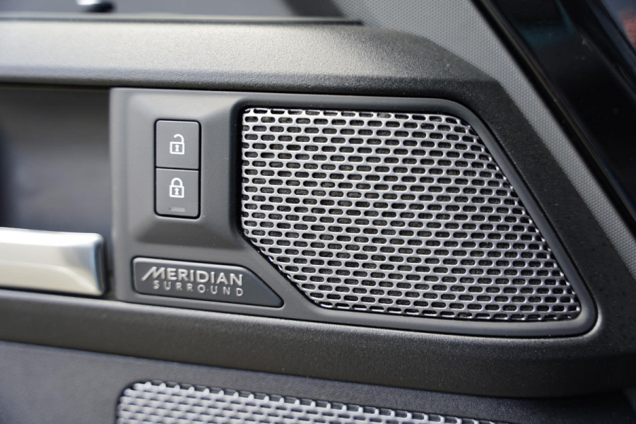 Land Rover Defender 110 P 525 V8 Black Edition