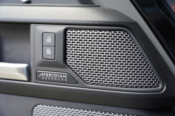 Land Rover Defender 110 P 525 V8 Black Edition