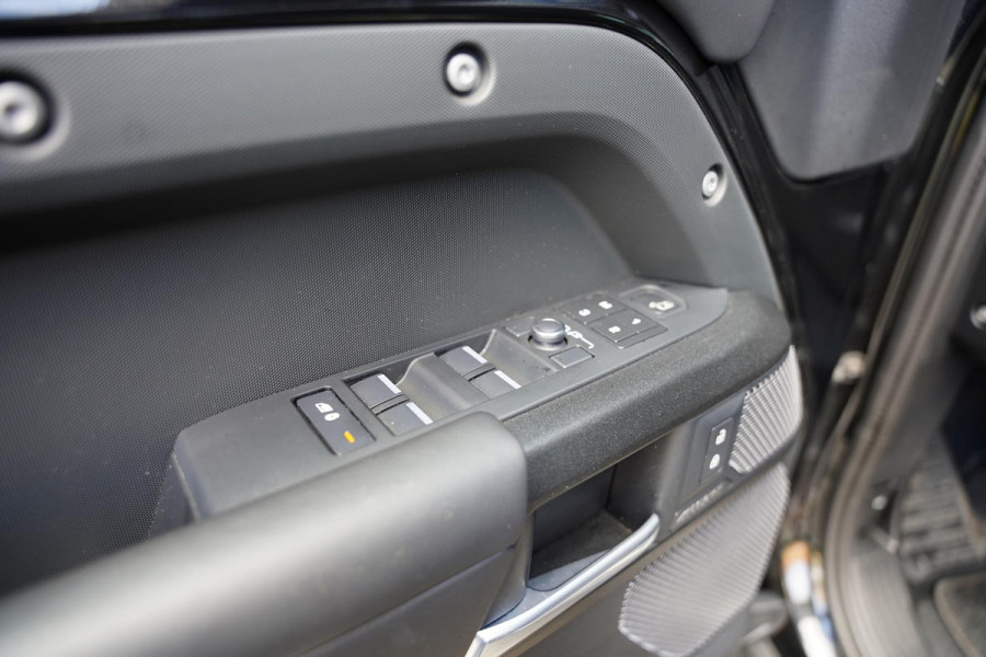 Land Rover Defender 110 P 525 V8 Black Edition