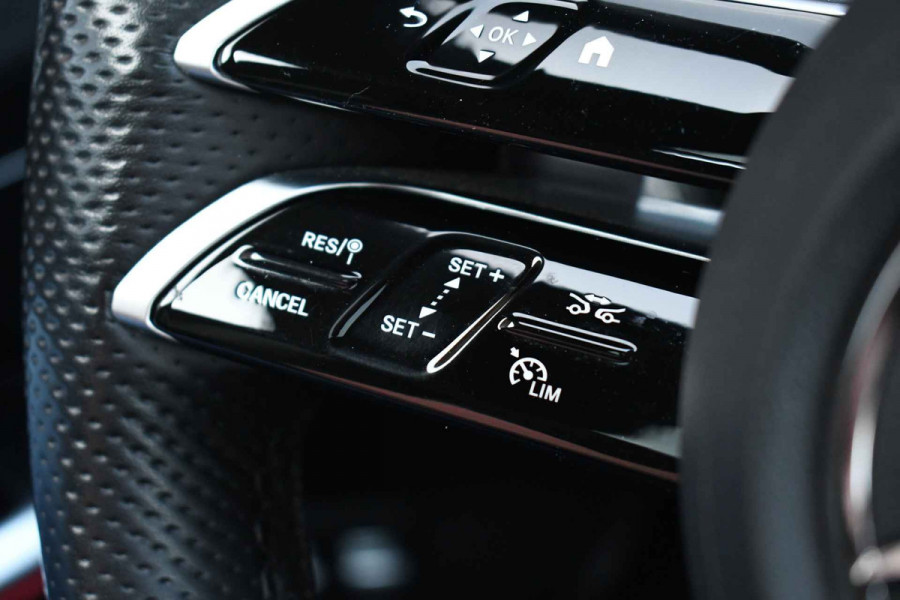 Mercedes-Benz C-Klasse Estate 300 e AMG Magno! Pano Distr Trekh HUD 360 Memory Night