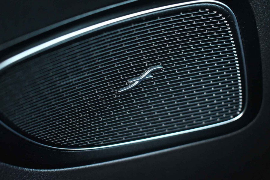 Mercedes-Benz C-Klasse Estate 300 e AMG Magno! Pano Distr Trekh HUD 360 Memory Night