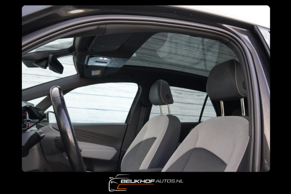 Volkswagen ID.3 First Max 58 kWh Pano Trekhaak Camera Soh94%