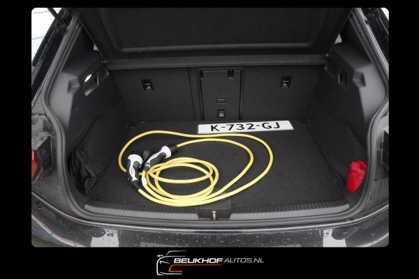 Volkswagen ID.3 First Max 58 kWh Pano Trekhaak Camera Soh94%