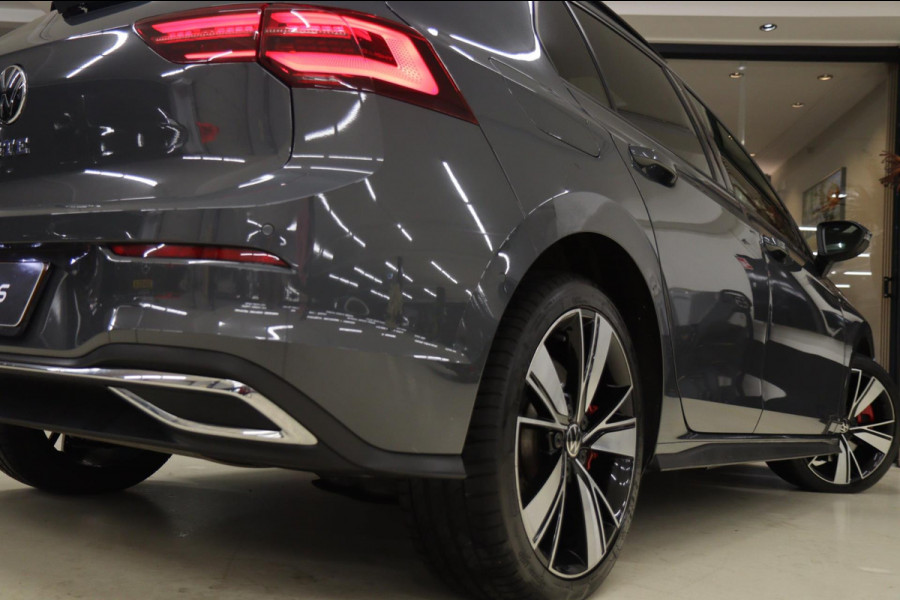 Volkswagen Golf 1.4 eHybrid GTE / PANO/HUD/IQLIGHT/MEM/CARPLAY/VOL