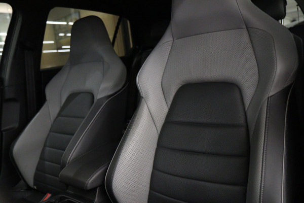 Volkswagen Golf 1.4 eHybrid GTE / PANO/HUD/IQLIGHT/MEM/CARPLAY/VOL