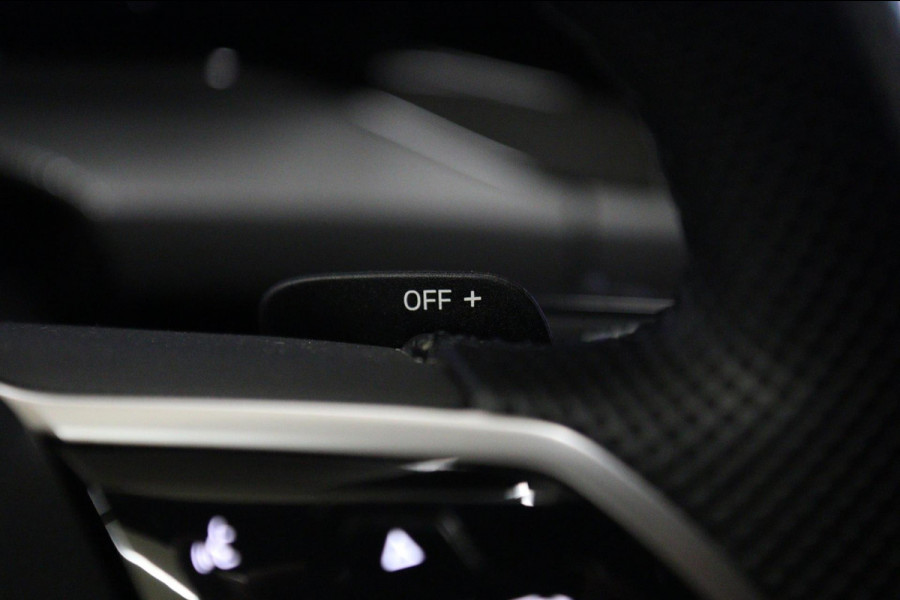 Volkswagen Golf 1.4 eHybrid GTE / PANO/HUD/IQLIGHT/MEM/CARPLAY/VOL