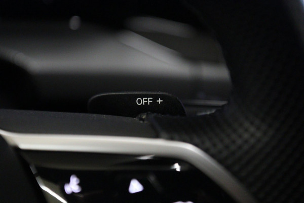 Volkswagen Golf 1.4 eHybrid GTE / PANO/HUD/IQLIGHT/MEM/CARPLAY/VOL