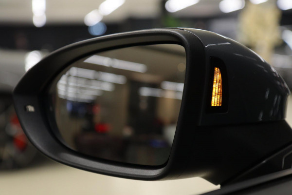 Volkswagen Golf 1.4 eHybrid GTE / PANO/HUD/IQLIGHT/MEM/CARPLAY/VOL