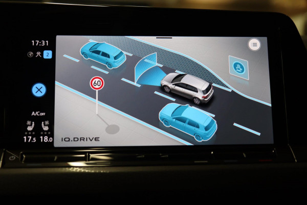 Volkswagen Golf 1.4 eHybrid GTE / PANO/HUD/IQLIGHT/MEM/CARPLAY/VOL