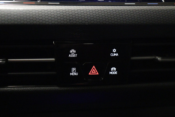 Volkswagen Golf 1.4 eHybrid GTE / PANO/HUD/IQLIGHT/MEM/CARPLAY/VOL