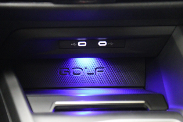 Volkswagen Golf 1.4 eHybrid GTE / PANO/HUD/IQLIGHT/MEM/CARPLAY/VOL