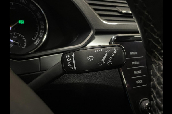 Škoda Superb Combi 1.4 TSI ACT Ambition Business|AUTOMAAT|APPLE CARPLAY|NAVIGATIE|CRUISE, CLIMATE CONTROL|STOELVERW|NL-AUTO|NAP|