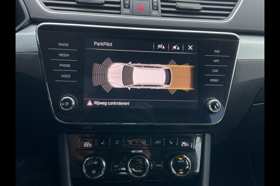 Škoda Superb Combi 1.4 TSI ACT Ambition Business|AUTOMAAT|APPLE CARPLAY|NAVIGATIE|CRUISE, CLIMATE CONTROL|STOELVERW|NL-AUTO|NAP|