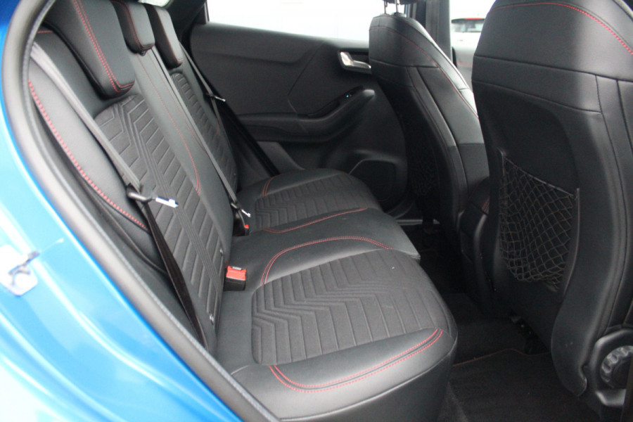 Ford Puma 1.0-155pk EcoBoost Hybrid ST-Line X. Erg mooi, nette, luxe en sportieve Ford Puma ! Autm. airco, stoel-, stuur- en voorraamverw., camera, elektr. achterkl., trekhaak+afneemb. kogel, B&O soundsyst., lane- en side assist, adapt. cruise cntrl, LED verl. etc.