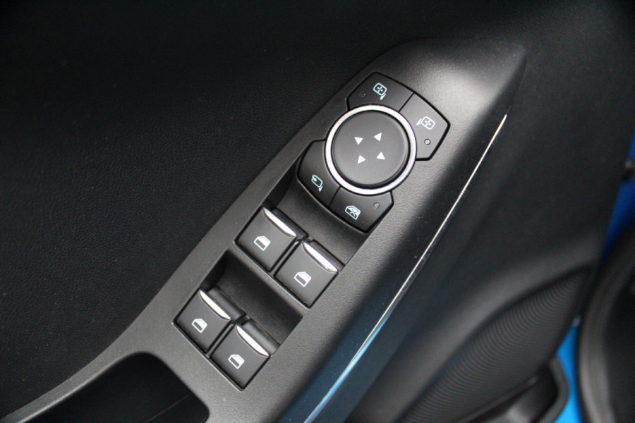 Ford Puma 1.0-155pk EcoBoost Hybrid ST-Line X. Erg mooi, nette, luxe en sportieve Ford Puma ! Autm. airco, stoel-, stuur- en voorraamverw., camera, elektr. achterkl., trekhaak+afneemb. kogel, B&O soundsyst., lane- en side assist, adapt. cruise cntrl, LED verl. etc.