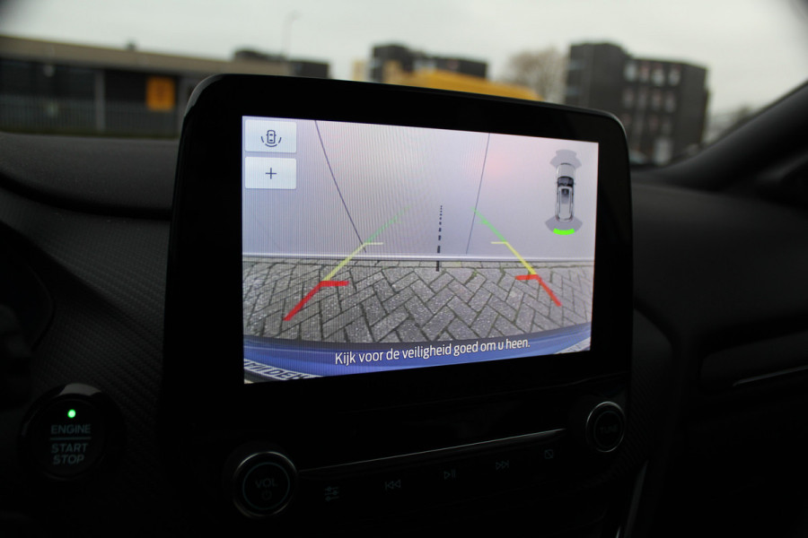 Ford Puma 1.0-155pk EcoBoost Hybrid ST-Line X. Erg mooi, nette, luxe en sportieve Ford Puma ! Autm. airco, stoel-, stuur- en voorraamverw., camera, elektr. achterkl., trekhaak+afneemb. kogel, B&O soundsyst., lane- en side assist, adapt. cruise cntrl, LED verl. etc.