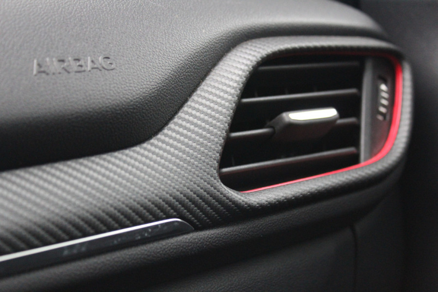 Ford Puma 1.0-155pk EcoBoost Hybrid ST-Line X. Erg mooi, nette, luxe en sportieve Ford Puma ! Autm. airco, stoel-, stuur- en voorraamverw., camera, elektr. achterkl., trekhaak+afneemb. kogel, B&O soundsyst., lane- en side assist, adapt. cruise cntrl, LED verl. etc.