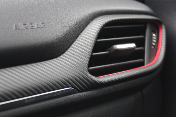 Ford Puma 1.0-155pk EcoBoost Hybrid ST-Line X. Erg mooi, nette, luxe en sportieve Ford Puma ! Autm. airco, stoel-, stuur- en voorraamverw., camera, elektr. achterkl., trekhaak+afneemb. kogel, B&O soundsyst., lane- en side assist, adapt. cruise cntrl, LED verl. etc.