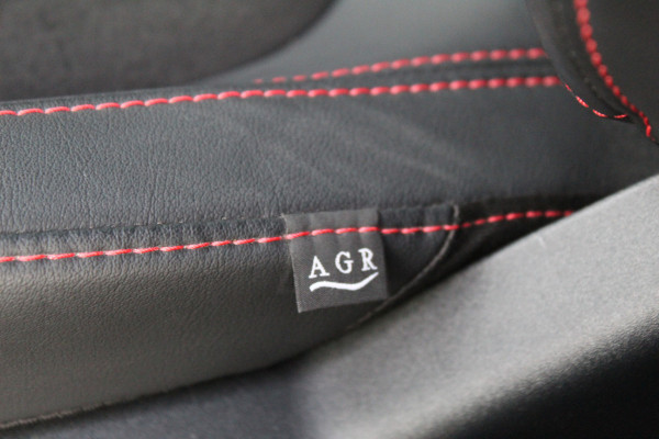 Ford Kuga 2.5-243pk PHEV ST-Line X. Nieuwste model ! Van €. 54.937,- voor €. 43.735,- ! Trekgewicht 2.100kg ! Elektr. panoramadak, Elektr. inklapb. trekhaak, stoel-, stuur- en voorraamverw., lane- en side assist, 360gr. camera, HUD, Apple/Android, Elektr. verstelb. stoelen, LED verl. etc etc