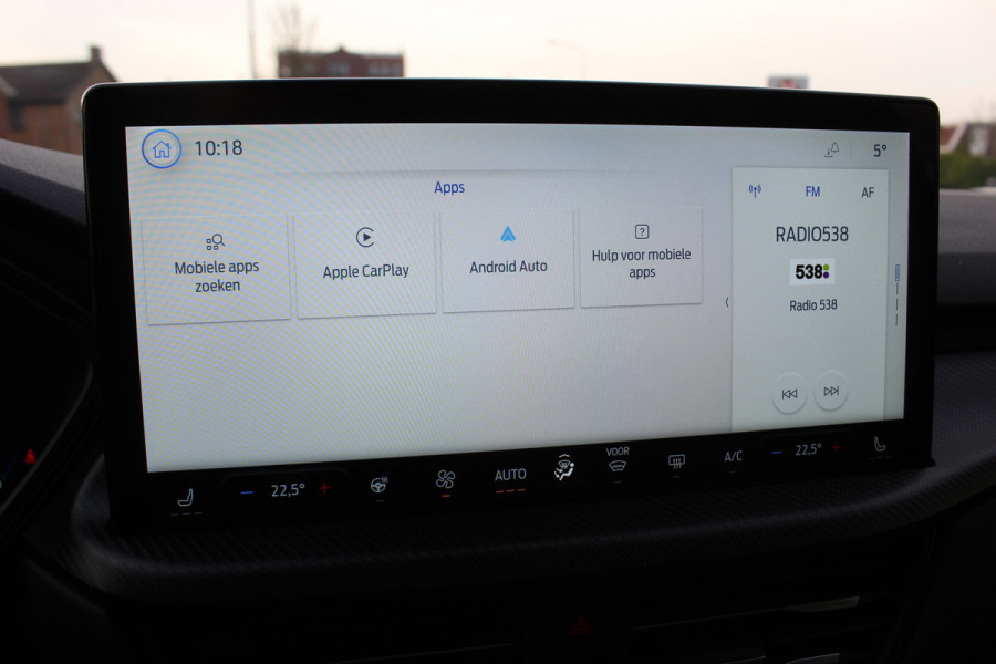 Ford Kuga 2.5-243pk PHEV ST-Line X. Nieuwste model ! Van €. 54.937,- voor €. 43.735,- ! Trekgewicht 2.100kg ! Elektr. panoramadak, Elektr. inklapb. trekhaak, stoel-, stuur- en voorraamverw., lane- en side assist, 360gr. camera, HUD, Apple/Android, Elektr. verstelb. stoelen, LED verl. etc etc