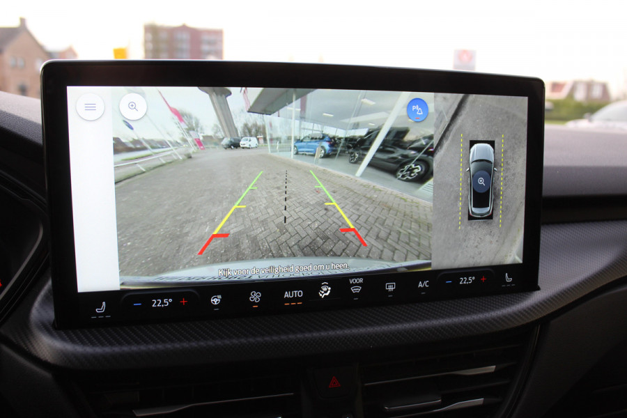 Ford Kuga 2.5-243pk PHEV ST-Line X. Nieuwste model ! Van €. 54.937,- voor €. 43.735,- ! Trekgewicht 2.100kg ! Elektr. panoramadak, Elektr. inklapb. trekhaak, stoel-, stuur- en voorraamverw., lane- en side assist, 360gr. camera, HUD, Apple/Android, Elektr. verstelb. stoelen, LED verl. etc etc