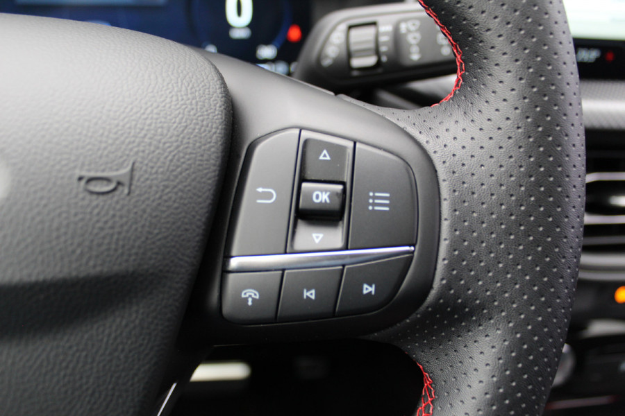 Ford Kuga 2.5-243pk PHEV ST-Line X. Trekgewicht 2.100kg. Nieuw Model ! Van €. 54.937,- voor €. 43.735,- Trekgewicht van 2.100kg ! Elektr. panodak., elektr. trekhaak, stoel-, stuur- en voorraamverw., 360gr. Camera, HUD, AppleCarplay/Androidauto, Elektr. verstelb. comfortstoelen, LED verl.