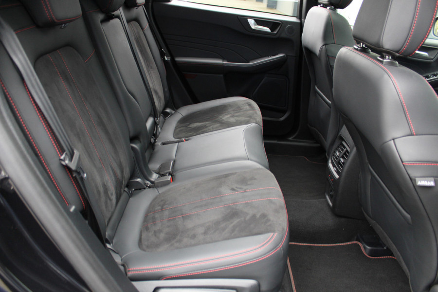 Ford Kuga 2.5-243pk PHEV ST-Line X. Trekgewicht 2.100kg. Nieuw Model ! Van €. 54.937,- voor €. 43.735,- Trekgewicht van 2.100kg ! Schuif / kanteldak. Elektrisch inklapbare Trekhaak, vooruit, stuur, stoelverwarming V+A, 360 Camera, HUB, Apple/Androidauto, Elektrisch verstelbare stoelen, LED V+A,