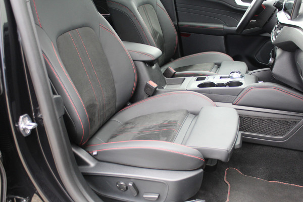 Ford Kuga 2.5-243pk PHEV ST-Line X. Trekgewicht 2.100kg. Nieuw Model ! Van €. 54.937,- voor €. 43.735,- Trekgewicht van 2.100kg ! Schuif / kanteldak. Elektrisch inklapbare Trekhaak, vooruit, stuur, stoelverwarming V+A, 360 Camera, HUB, Apple/Androidauto, Elektrisch verstelbare stoelen, LED V+A,