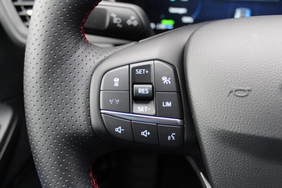 Ford Kuga 2.5-243pk PHEV ST-Line X. Trekgewicht 2.100kg. Nieuw Model ! Van €. 54.937,- voor €. 43.735,- Trekgewicht van 2.100kg ! Schuif / kanteldak. Elektrisch inklapbare Trekhaak, vooruit, stuur, stoelverwarming V+A, 360 Camera, HUB, Apple/Androidauto, Elektrisch verstelbare stoelen, LED V+A,