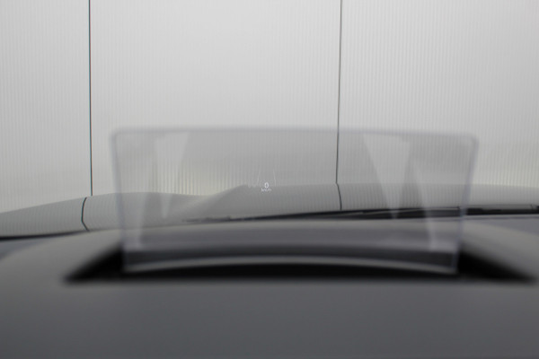 Ford Kuga 2.5-243pk PHEV ST-Line X. Trekgewicht 2.100kg. Nieuw Model ! Van €. 54.937,- voor €. 43.735,- Trekgewicht van 2.100kg ! Schuif / kanteldak. Elektrisch inklapbare Trekhaak, vooruit, stuur, stoelverwarming V+A, 360 Camera, HUB, Apple/Androidauto, Elektrisch verstelbare stoelen, LED V+A,