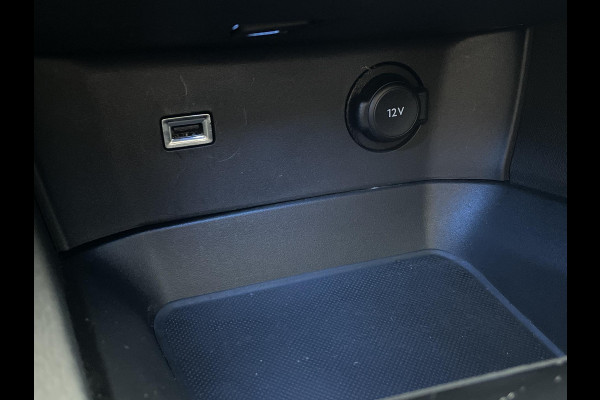 Peugeot 3008 1.6 HYbrid 225 GT | panoramadak | Focal Audio | ACC |