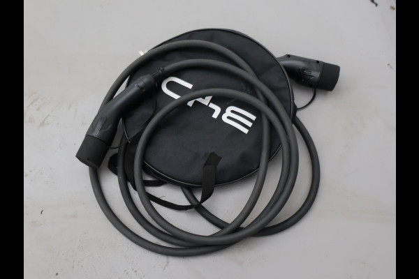 BYD ATTO 3 DESIGN 60 kWh + SCHUIFDAK | LEDER | 360 CAMERA | 15,6" SCHERM | WARMTEPOMP | ADAPTIVE CRUISE