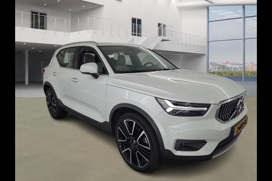 Volvo XC40 1.5 T5 Automaat | Leren bekleding | Stoel- en stuurverwarming | Achteruitrijcamera | Trekhaak uitklapbaar | Harman/kardon audio