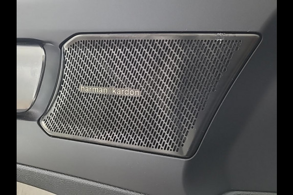 Volvo XC40 1.5 T5 Automaat | Leren bekleding | Stoel- en stuurverwarming | Achteruitrijcamera | Trekhaak uitklapbaar | Harman/kardon audio