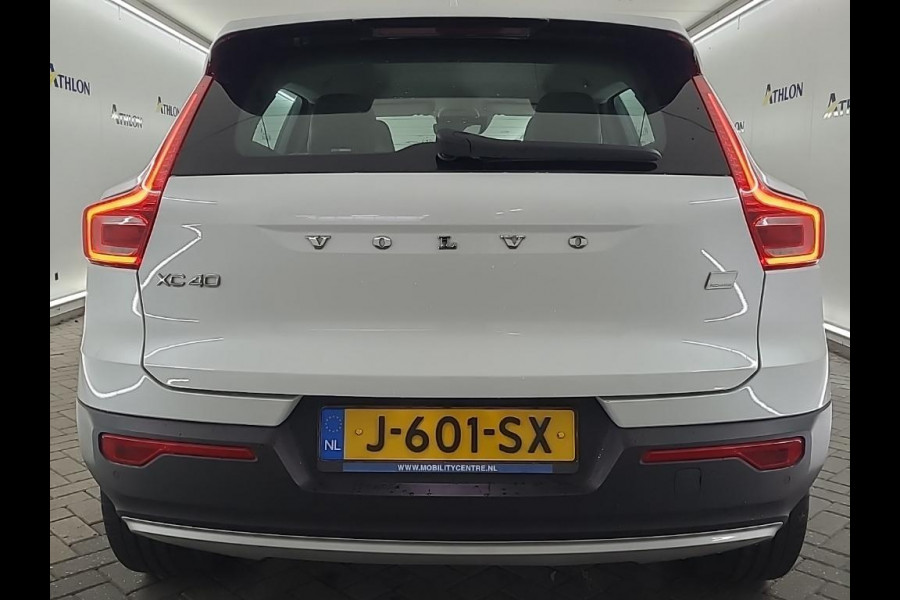 Volvo XC40 1.5 T5 Automaat | Leren bekleding | Stoel- en stuurverwarming | Achteruitrijcamera | Trekhaak uitklapbaar | Harman/kardon audio