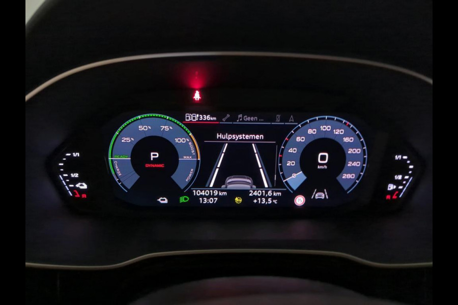 Audi Q3 Sportback 45 TFSI e S Edition Automaat | Keyless entry & start | Chronosgrijs | Stoelverwarming | Sonos Audio HiFi | Zwart optiek | Elektr