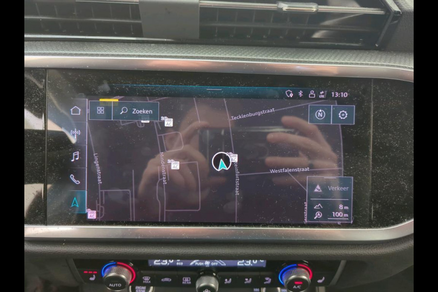 Audi Q3 Sportback 45 TFSI e S Edition Automaat | Keyless entry & start | Chronosgrijs | Stoelverwarming | Sonos Audio HiFi | Zwart optiek | Elektr