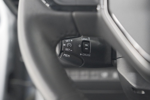 Peugeot 208 PureTech 100 Allure Pack | Nieuw Model | Apple CarPlay | Parkeersensoren | Climate Control