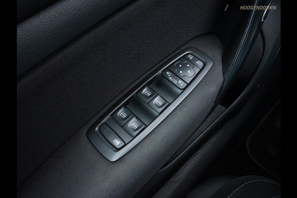 Renault Mégane Estate 1.6 E-Tech Plug-In Hybrid 160 R.S. Line (APPLE CARPLAY,LED,KEYLESS,SPORTSTOELEN,PARKEERSENSOREN,LM-VELGEN)