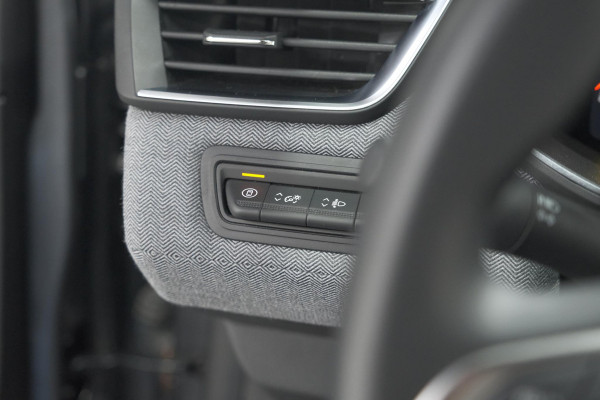 Renault Clio TCe 90 GPF techno | 360 Camera | Adaptieve Cruise Control | 9.3 Inch Groot Scherm