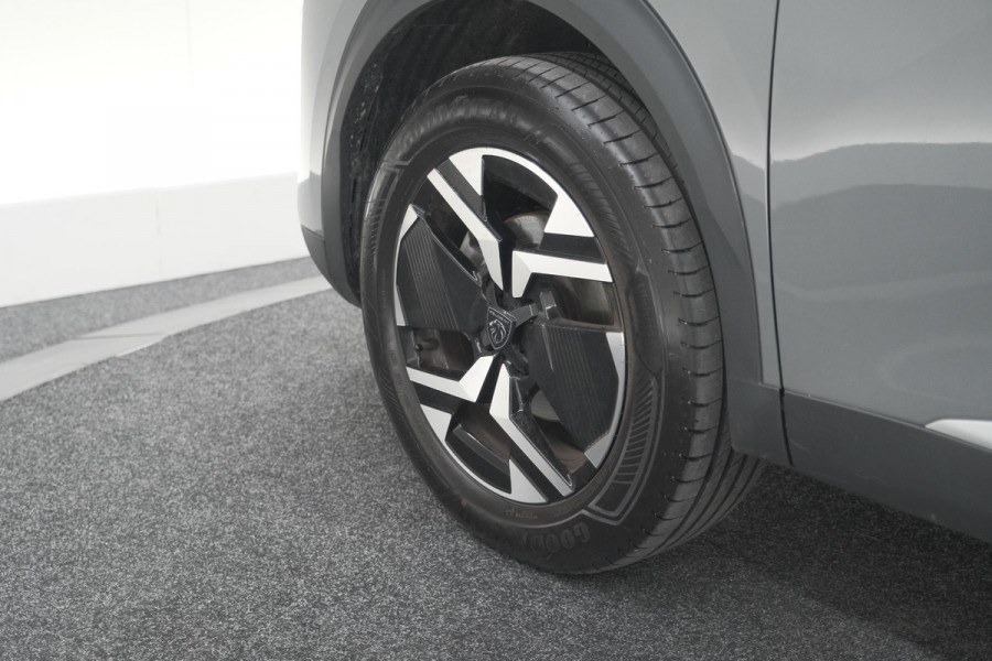 Peugeot 2008 PureTech 130 EAT8 Allure | 100% Benzine | Parkeersensoren Voor + Achter | Apple CarPlay | Climate Control