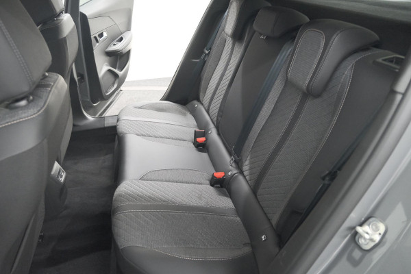 Peugeot 2008 PureTech 130 EAT8 Allure | 100% Benzine | Parkeersensoren Voor + Achter | Apple CarPlay | Climate Control