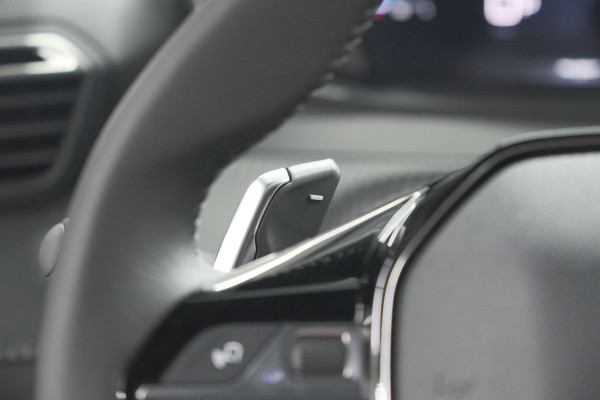 Peugeot 2008 PureTech 130 EAT8 Allure | 100% Benzine | Parkeersensoren Voor + Achter | Apple CarPlay | Climate Control