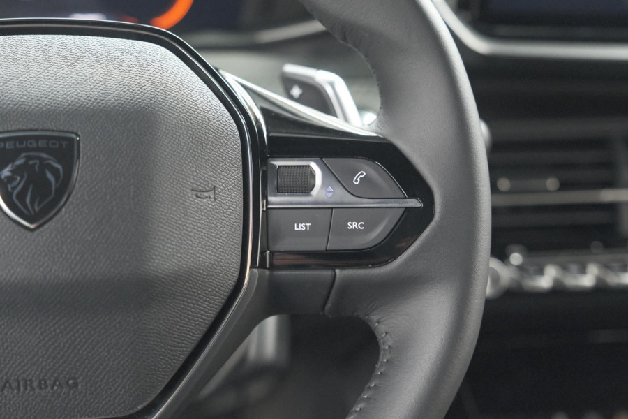 Peugeot 2008 PureTech 130 EAT8 Allure | 100% Benzine | Parkeersensoren Voor + Achter | Apple CarPlay | Climate Control