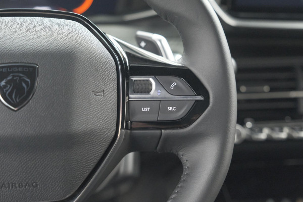 Peugeot 2008 PureTech 130 EAT8 Allure | 100% Benzine | Parkeersensoren Voor + Achter | Apple CarPlay | Climate Control